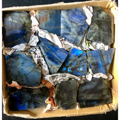 LABRADORIT eine POLIERTE Seite Box von 11 Stück