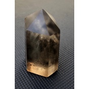 RAUCHQUARZ  PRISMA 148 gr